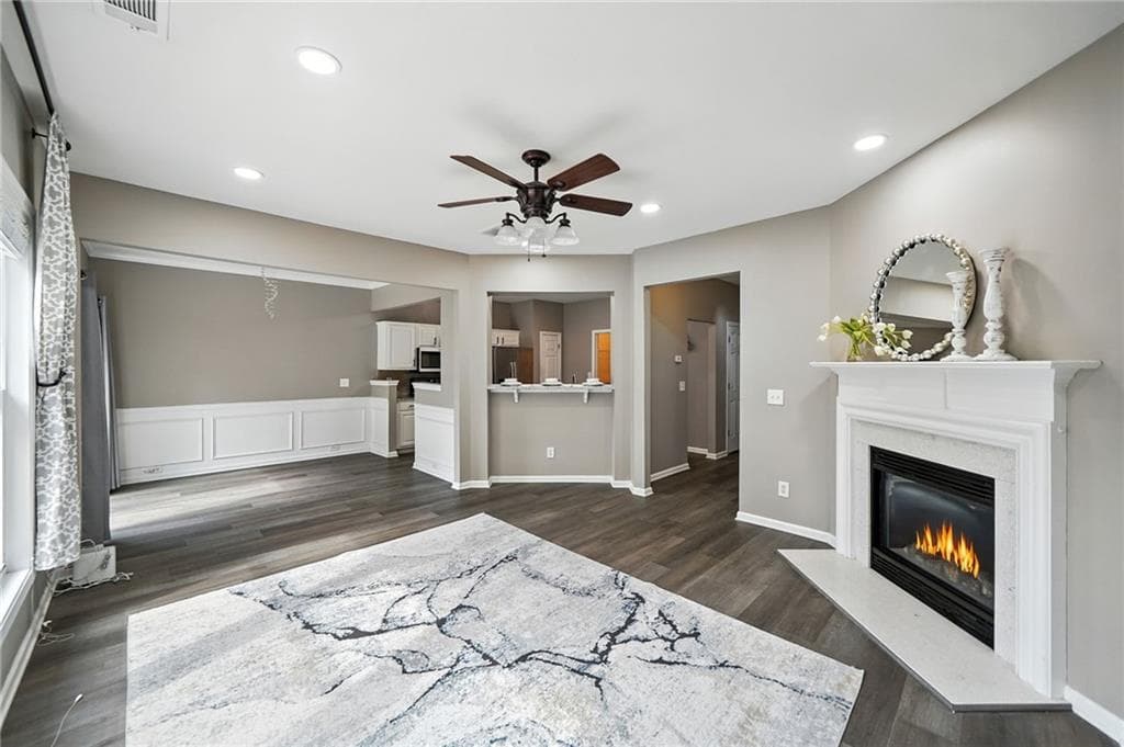 4 bedroom, 4 bathroom, 2,608 sq ft single family residence for rent at 6030 Ellington Cove, Cumming, GA 30040 for $2,700 a month — photo 5