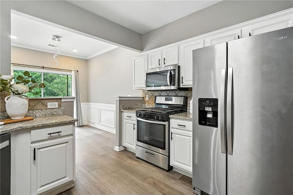 4 bedroom, 4 bathroom, 2,608 sq ft single family residence for rent at 6030 Ellington Cove, Cumming, GA 30040 for $2,700 a month — photo 8