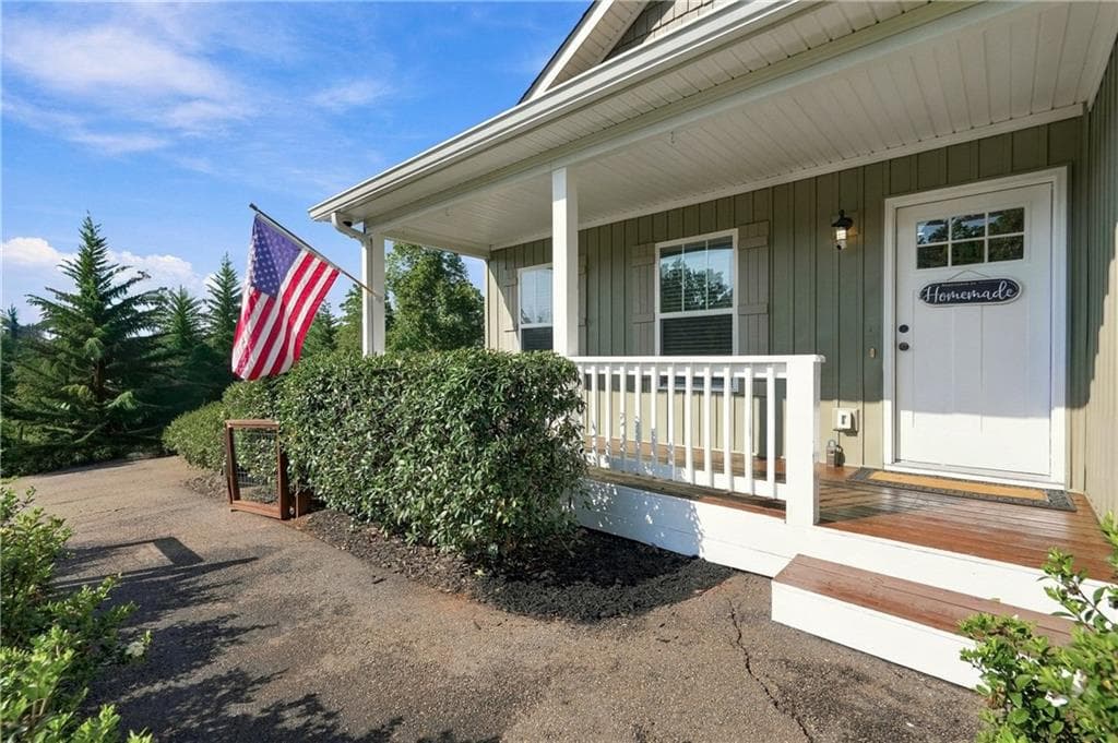 4 bedroom, 4 bathroom, 2,583 sq ft single family residence for sale at 120 Camp Drive, Dahlonega, GA 30533 — photo 7