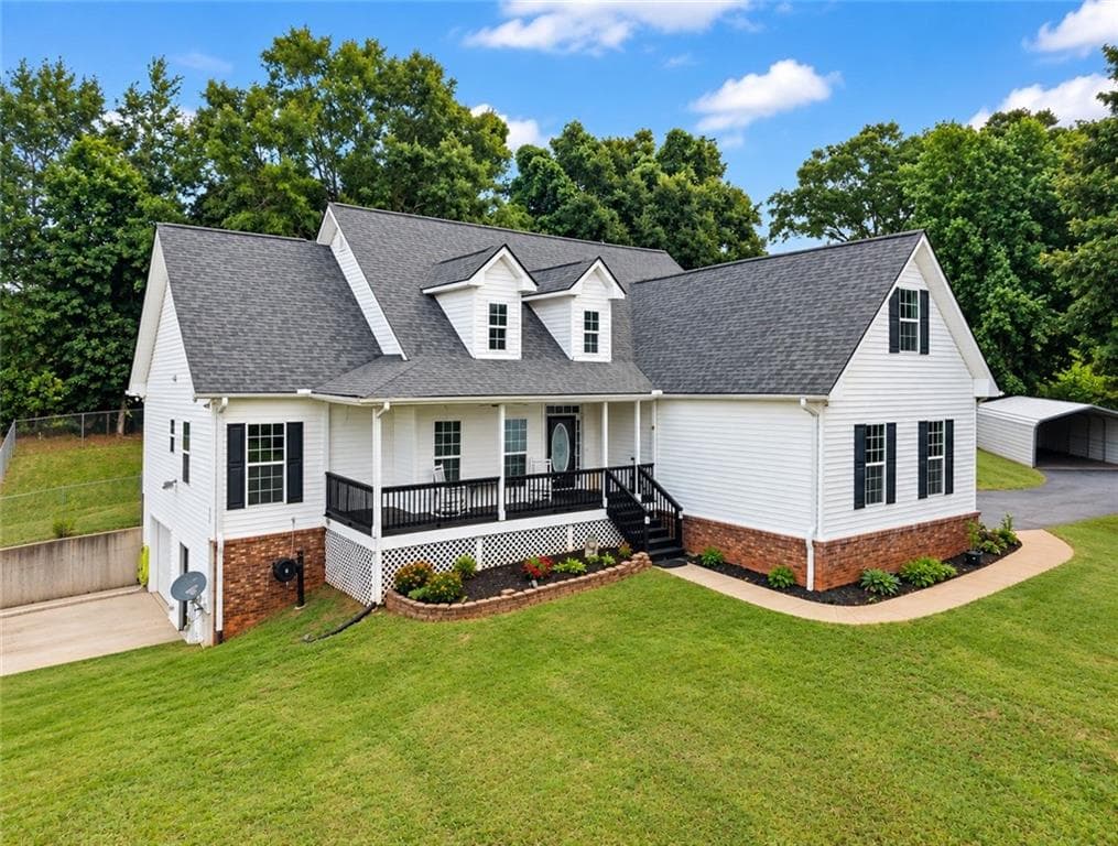 3 bedroom, 2 bathroom, 2,115 sq ft single family residence under contract at 238 Apple Valley Road, Commerce, GA 30529