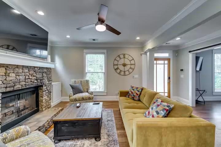 4 bedroom, 4 bathroom, 2,212 sq ft single family residence for rent at 1362 Eubanks Avenue, East Point, GA 30344 for $5,500 a month — photo 7