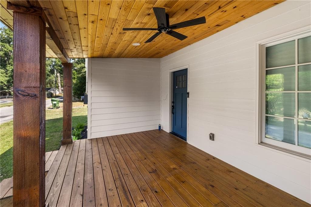 3 bedroom, 2 bathroom, 1,242 sq ft single family residence for sale at 501 Harris Street, Monroe, GA 30655 — photo 2