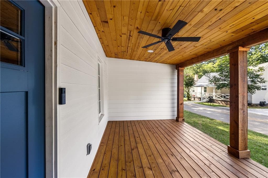 3 bedroom, 2 bathroom, 1,242 sq ft single family residence for sale at 501 Harris Street, Monroe, GA 30655 — photo 3