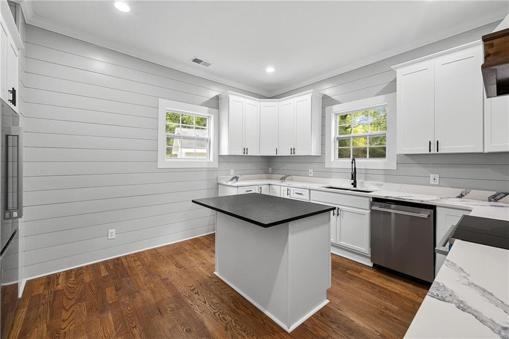 3 bedroom, 2 bathroom, 1,242 sq ft single family residence for sale at 501 Harris Street, Monroe, GA 30655 — photo 9