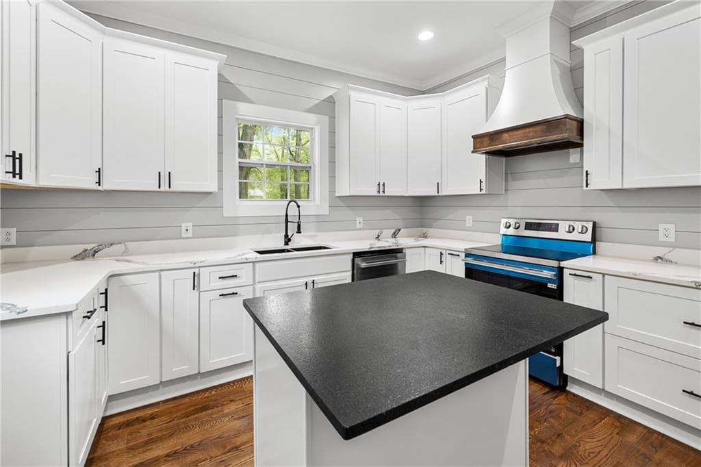 3 bedroom, 2 bathroom, 1,242 sq ft single family residence for sale at 501 Harris Street, Monroe, GA 30655 — photo 10