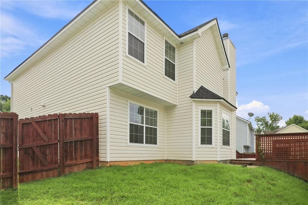 4 bedroom, 3 bathroom, 2,695 sq ft single family residence for rent at 6959 Foxmoor Way, Douglasville, GA 30134 for $2,800 a month — photo 4