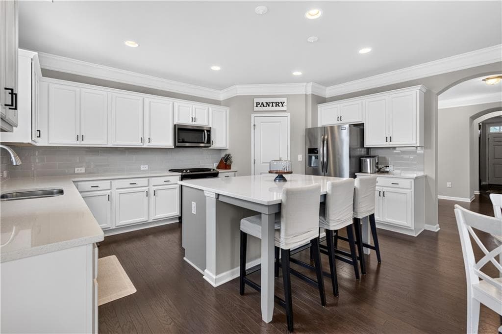5 bedroom, 4 bathroom, 3,218 sq ft single family residence for sale at 505 Anfield Drive, Woodstock, GA 30188 — photo 3