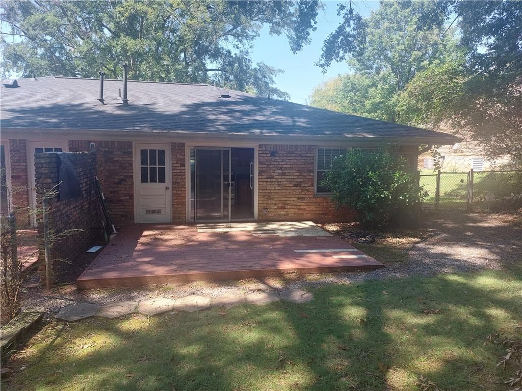 2 bedroom, 1 bathroom, 2,072 sq ft single family residence for sale at 4161 Windsor Oak Drive, Doraville, GA 30340 — photo 8