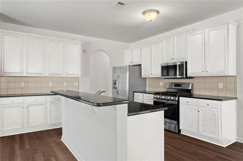 5 bedroom, 4 bathroom, 4,444 sq ft single family residence for rent at 221 Cutbank Court, Atlanta, GA 30331 for $3,500 a month — photo 7