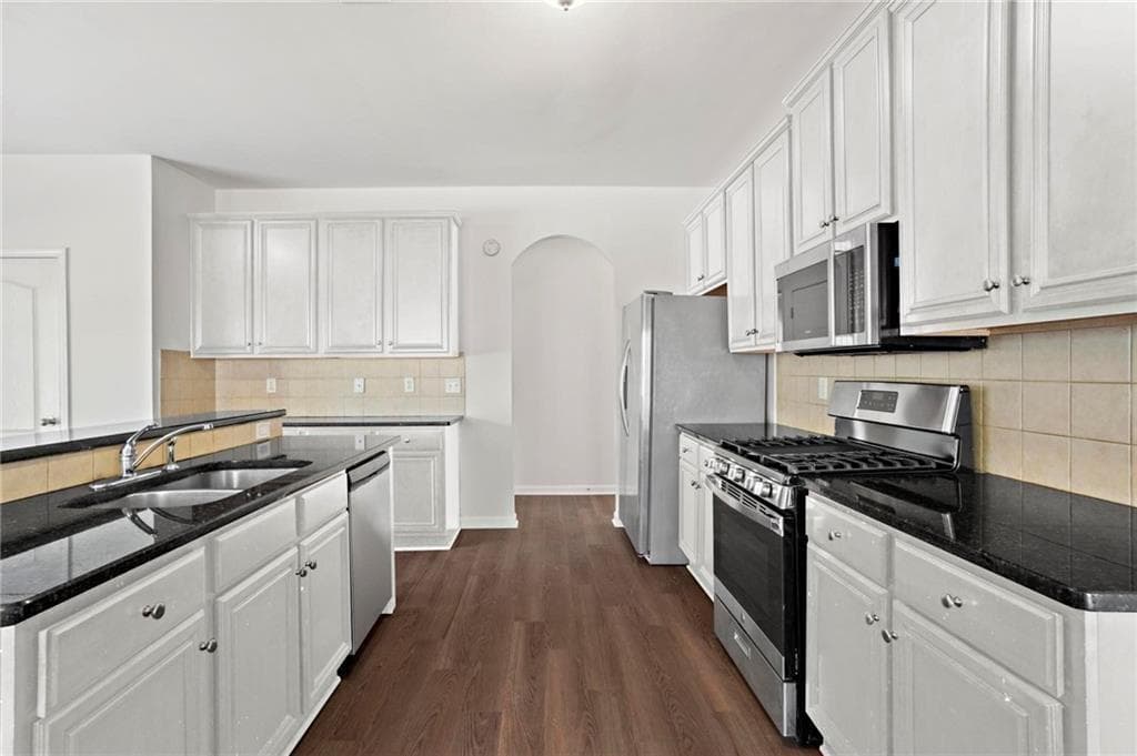 5 bedroom, 4 bathroom, 4,444 sq ft single family residence for rent at 221 Cutbank Court, Atlanta, GA 30331 for $3,500 a month — photo 8