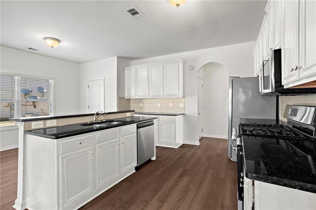 5 bedroom, 4 bathroom, 4,444 sq ft single family residence for rent at 221 Cutbank Court, Atlanta, GA 30331 for $3,500 a month — photo 9