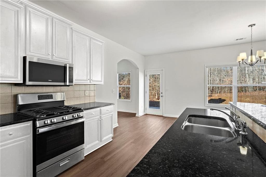 5 bedroom, 4 bathroom, 4,444 sq ft single family residence for rent at 221 Cutbank Court, Atlanta, GA 30331 for $3,500 a month — photo 10