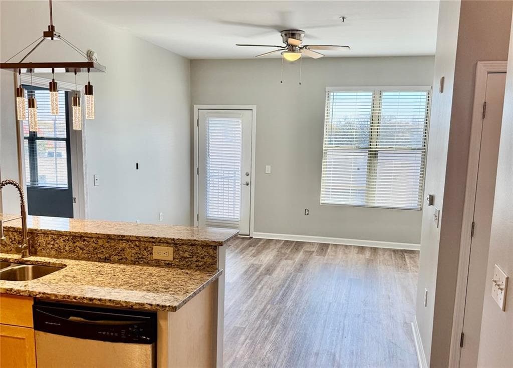 2 bedroom, 2 bathroom, 1,082 sq ft condominium for rent at 870 Mayson Turner Road 1421, Atlanta, GA 30314 for $1,900 a month — photo 2