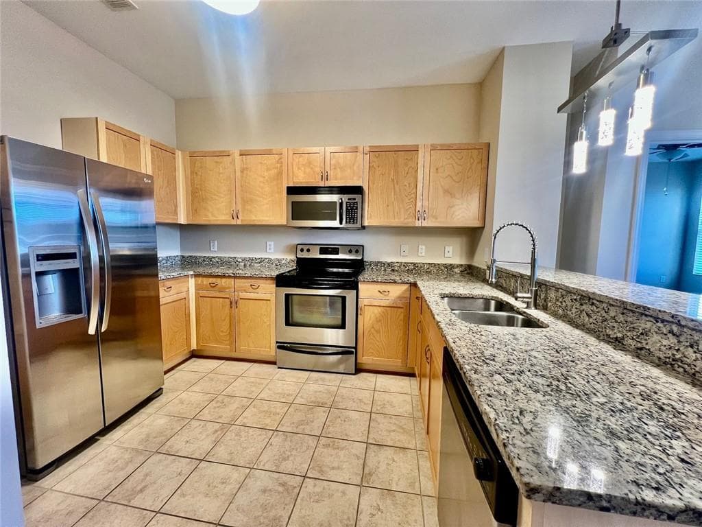 2 bedroom, 2 bathroom, 1,082 sq ft condominium for rent at 870 Mayson Turner Road 1421, Atlanta, GA 30314 for $1,900 a month — photo 3