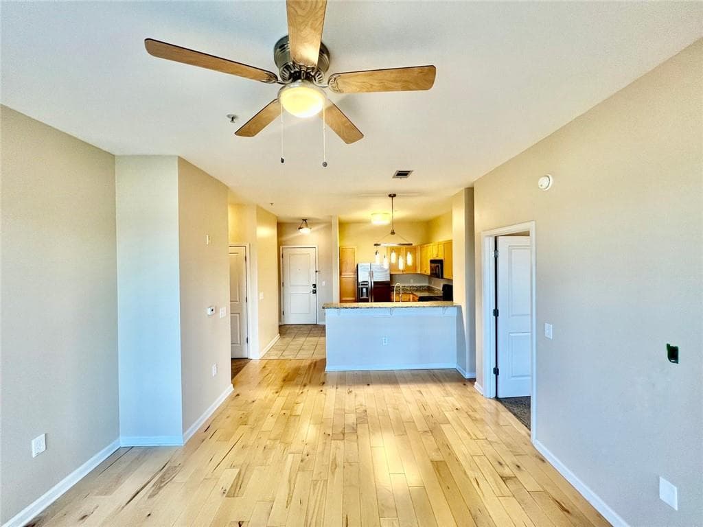 2 bedroom, 2 bathroom, 1,082 sq ft condominium for rent at 870 Mayson Turner Road 1421, Atlanta, GA 30314 for $1,900 a month — photo 4