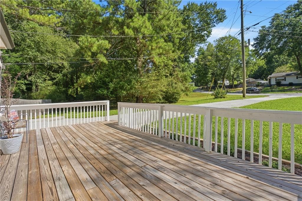 3 bedroom, 2 bathroom, 1,540 sq ft single family residence for sale at 2538 Gordon Circle, Smyrna, GA 30080 — photo 6