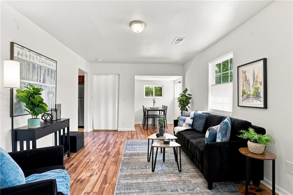 3 bedroom, 2 bathroom, 1,540 sq ft single family residence for sale at 2538 Gordon Circle, Smyrna, GA 30080 — photo 2