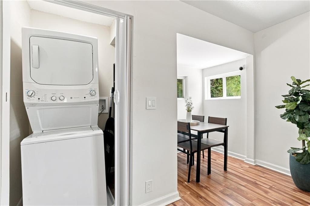 3 bedroom, 2 bathroom, 1,540 sq ft single family residence for sale at 2538 Gordon Circle, Smyrna, GA 30080 — photo 10