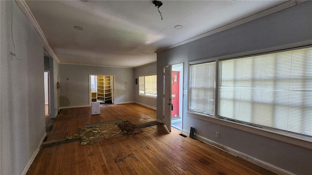 5 bedroom, 3 bathroom, 3,203 sq ft single family residence for sale at 55 Beverly Road, Atlanta, GA 30309 — photo 4