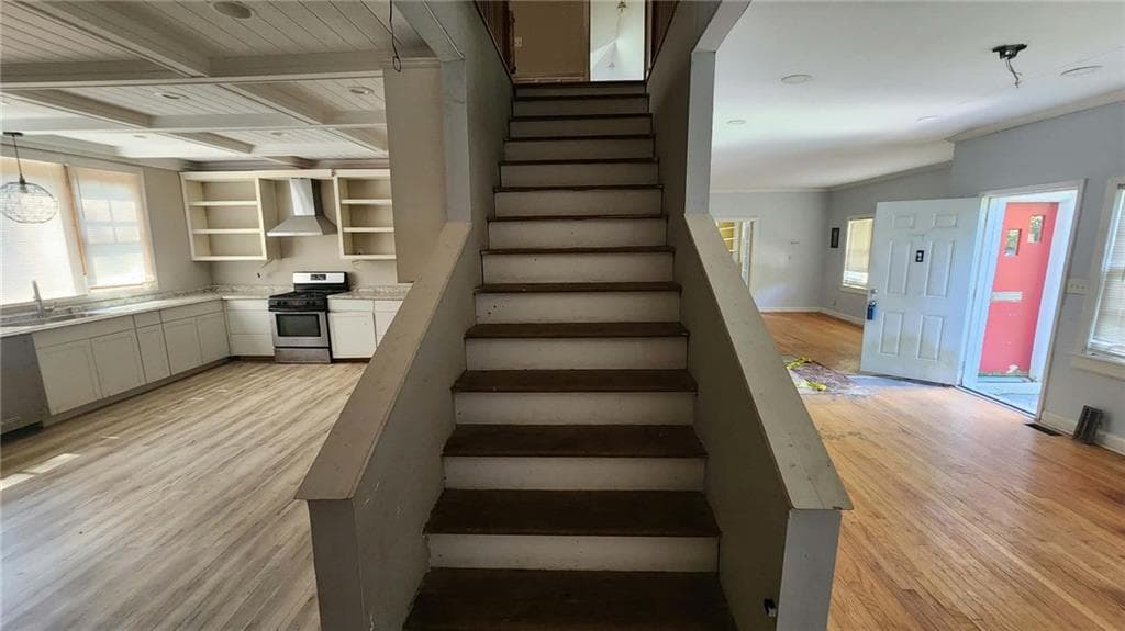 5 bedroom, 3 bathroom, 3,203 sq ft single family residence for sale at 55 Beverly Road, Atlanta, GA 30309 — photo 8