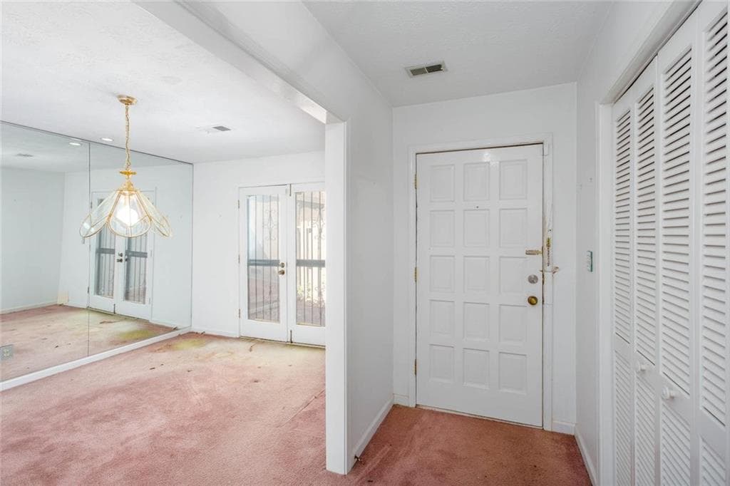 2 bedroom, 2 bathroom, 1,750 sq ft condominium for sale at 891 Lake Hollow Boulevard, Marietta, GA 30064 — photo 2