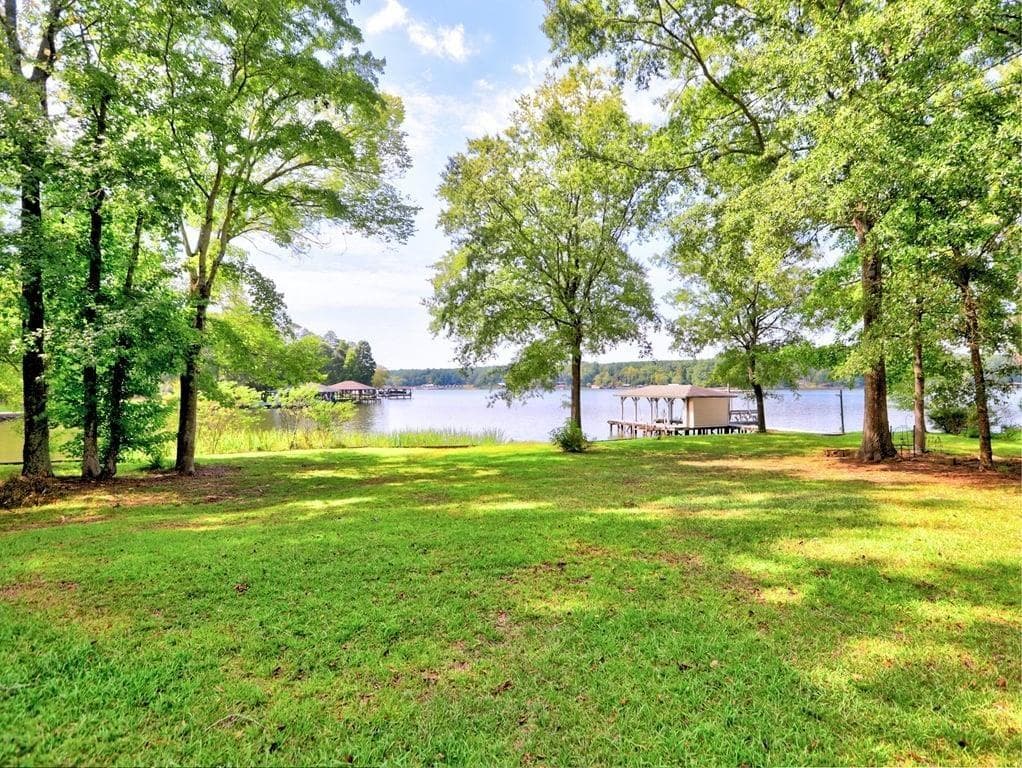 3 bedroom, 3 bathroom, 1,863 sq ft single family residence for sale at 91 Woodland Way, Sparta, GA 31087