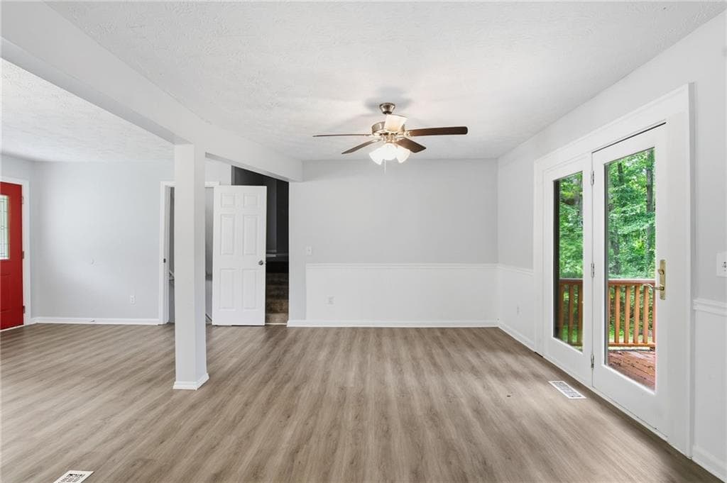 3 bedroom, 2 bathroom, 2,084 sq ft single family residence for sale at 7280 Hollyhock Drive, Douglasville, GA 30135 — photo 5