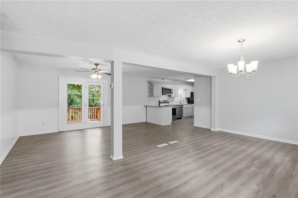 3 bedroom, 2 bathroom, 2,084 sq ft single family residence for sale at 7280 Hollyhock Drive, Douglasville, GA 30135 — photo 6