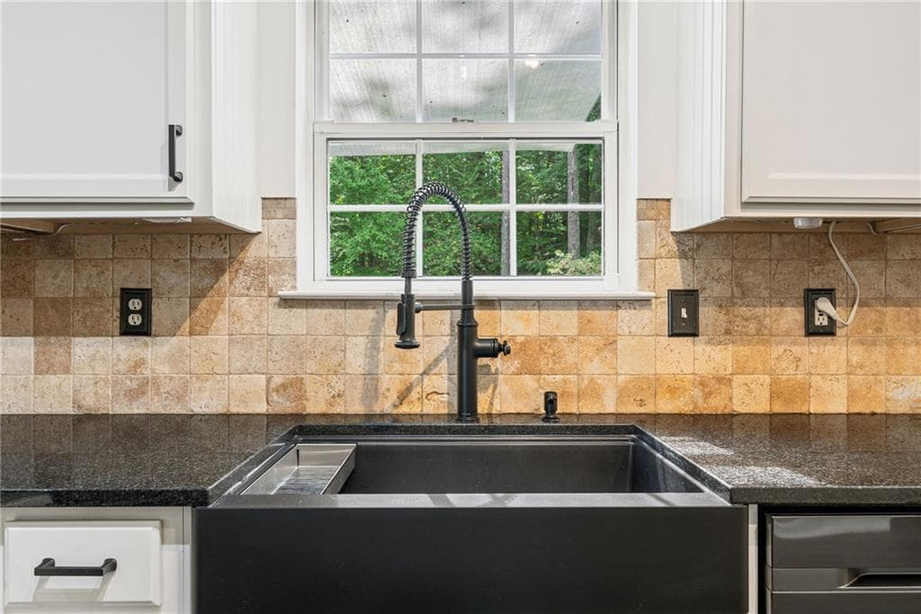 4 bedroom, 3 bathroom, 2,240 sq ft single family residence for sale at 18 Creek Branch Court, Acworth, GA 30101 — photo 9