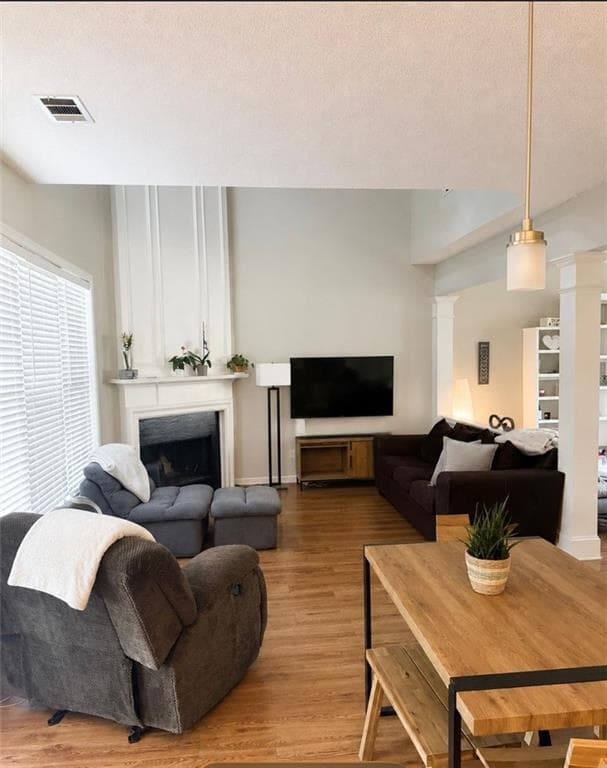 2 bedroom, 3 bathroom, 1,409 sq ft single family residence for rent at 108 Devonshire Drive, Roswell, GA 30022 for $2,200 a month — photo 3