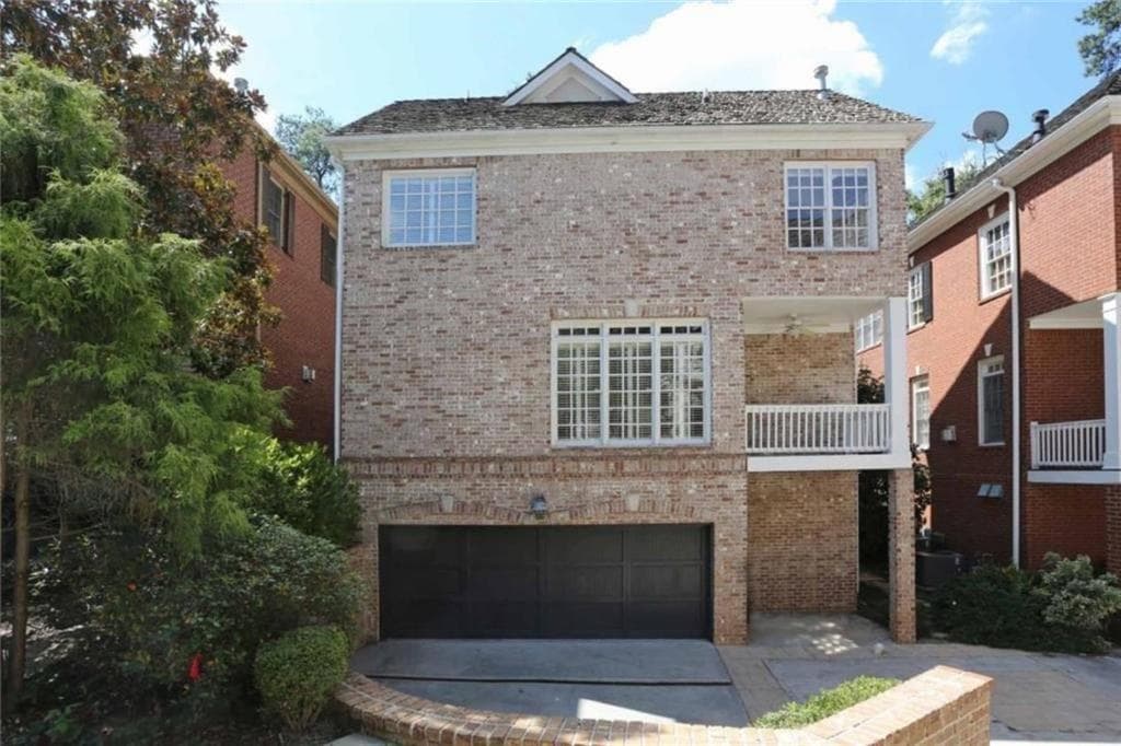 4 bedroom, 4 bathroom, 3,946 sq ft single family residence for rent at 704 Longleaf Drive, Atlanta, GA 30342 for $6,000 a month — photo 4