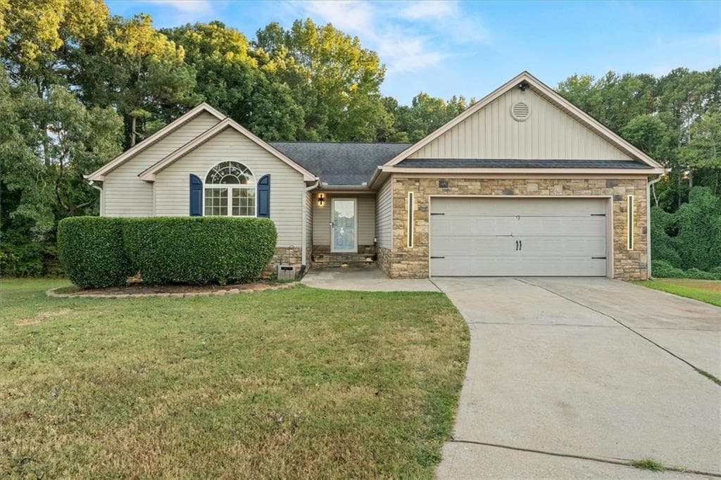 5 bedroom, 4 bathroom, 3,925 sq ft single family residence for sale at 40 Hannah Heights Way, Hull, GA 30646