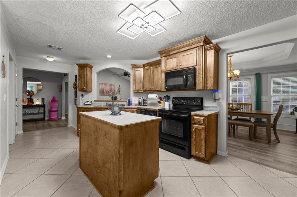 5 bedroom, 4 bathroom, 3,925 sq ft single family residence for sale at 40 Hannah Heights Way, Hull, GA 30646 — photo 9