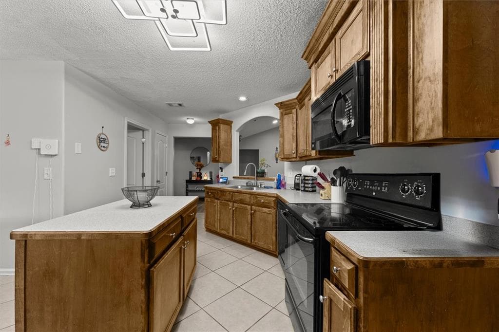 5 bedroom, 4 bathroom, 3,925 sq ft single family residence for sale at 40 Hannah Heights Way, Hull, GA 30646 — photo 10