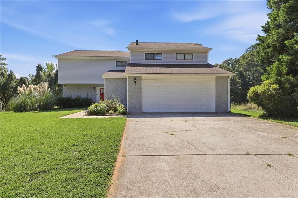 4 bedroom, 3 bathroom, 3,083 sq ft home for sale at 5006 Stoney Point Circle, Stone Mountain, GA