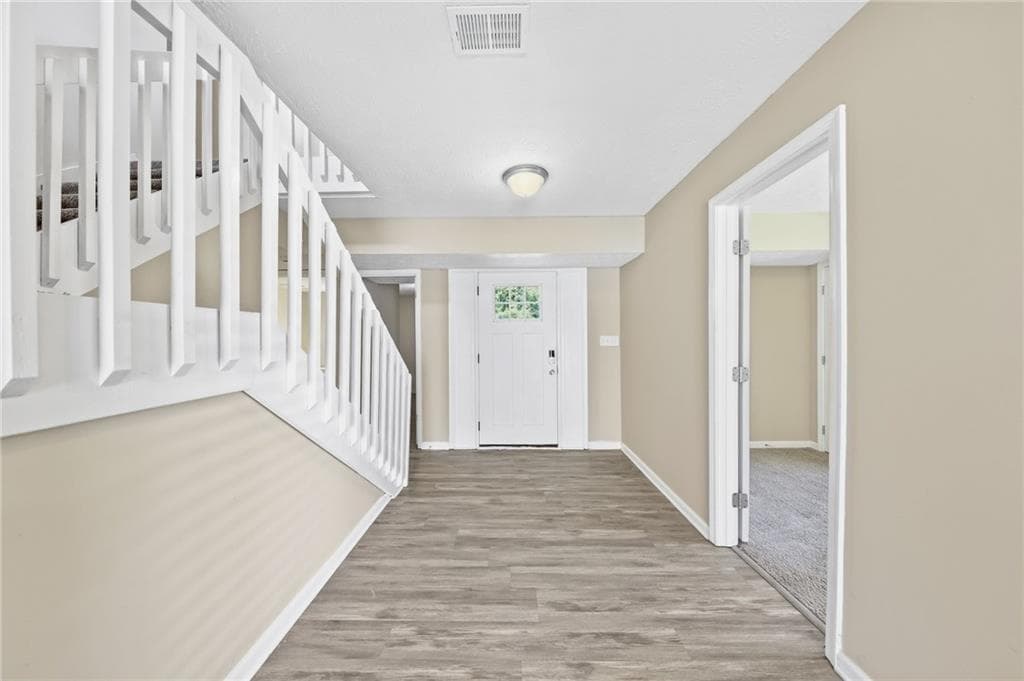 4 bedroom, 3 bathroom, 3,083 sq ft single family residence for sale at 5006 Stoney Point Circle, Stone Mountain, GA 30088 — photo 3