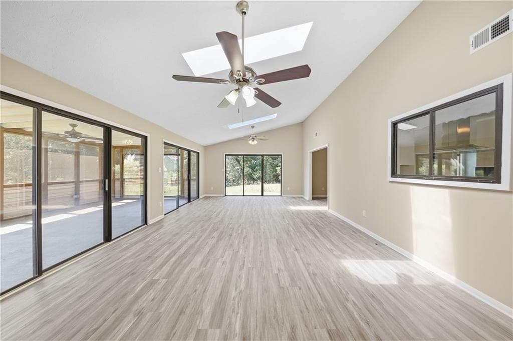4 bedroom, 3 bathroom, 3,083 sq ft single family residence for sale at 5006 Stoney Point Circle, Stone Mountain, GA 30088 — photo 6