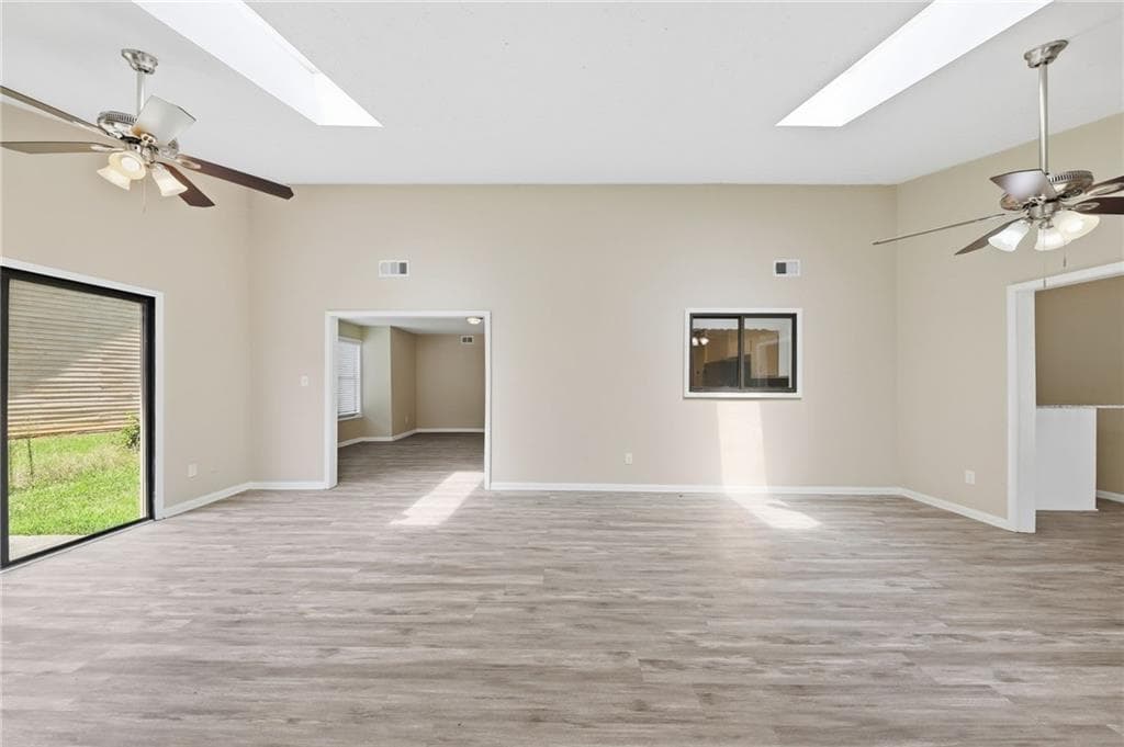4 bedroom, 3 bathroom, 3,083 sq ft single family residence for sale at 5006 Stoney Point Circle, Stone Mountain, GA 30088 — photo 9
