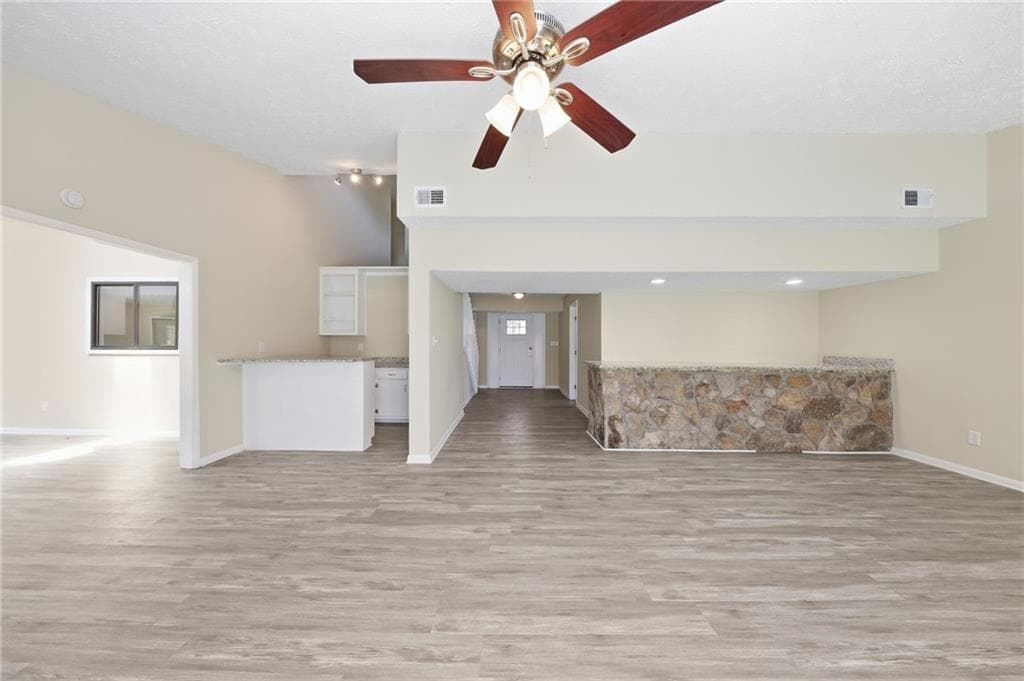 4 bedroom, 3 bathroom, 3,083 sq ft single family residence for sale at 5006 Stoney Point Circle, Stone Mountain, GA 30088 — photo 10