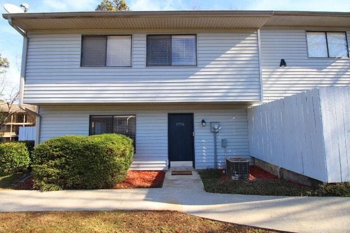 3 bedroom, 2 bathroom, 1,216 sq ft condominium for sale at 3756 Mulkey Circle, Marietta, GA 30008