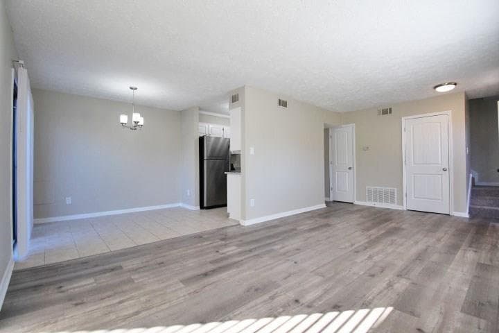 3 bedroom, 2 bathroom, 1,216 sq ft condominium for sale at 3756 Mulkey Circle, Marietta, GA 30008 — photo 5