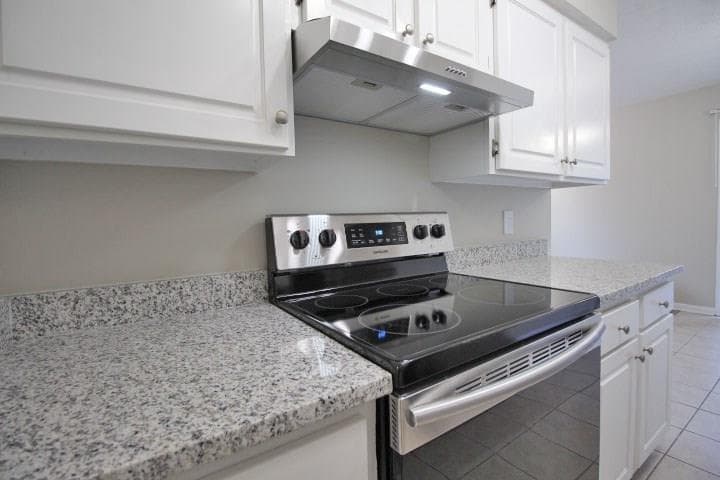 3 bedroom, 2 bathroom, 1,216 sq ft condominium for sale at 3756 Mulkey Circle, Marietta, GA 30008 — photo 7