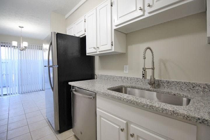 3 bedroom, 2 bathroom, 1,216 sq ft condominium for sale at 3756 Mulkey Circle, Marietta, GA 30008 — photo 9