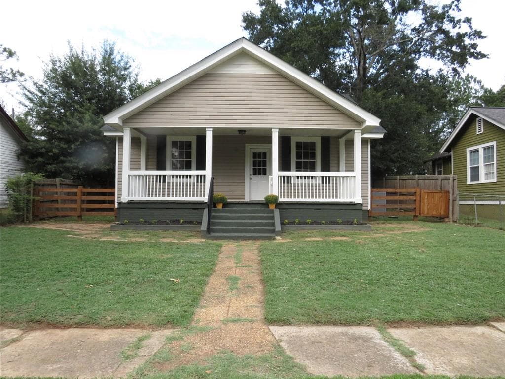 2 bedroom, 1 bathroom, 1,136 sq ft single family residence for sale at 574 Lane Street, Rockmart, GA 30153
