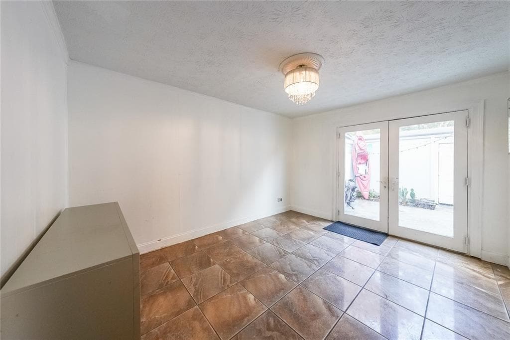3 bedroom, 3 bathroom, 1,392 sq ft condominium for sale at 400 Winding River Drive E, Atlanta, GA 30350 — photo 7