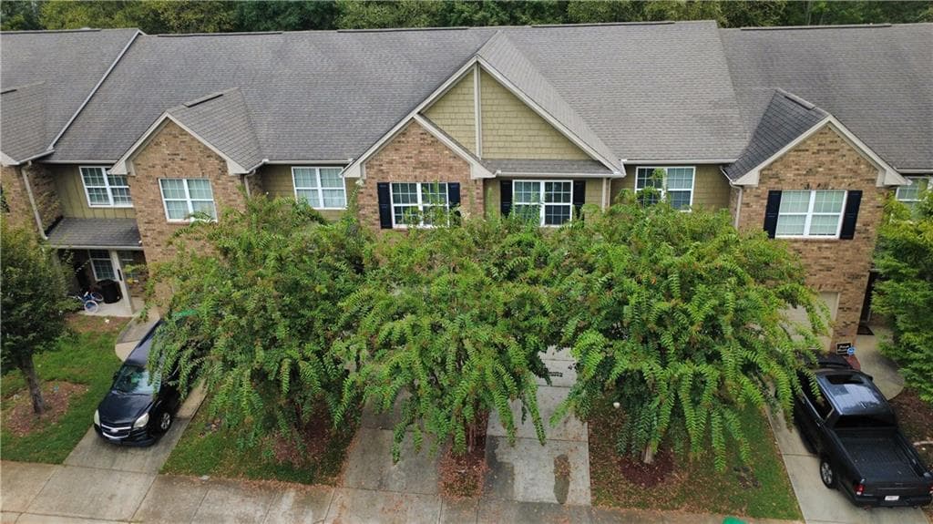 3 bedroom, 3 bathroom, 2,184 sq ft townhouse under contract at 4429 Dallis Court, Stone Mountain, GA 30083
