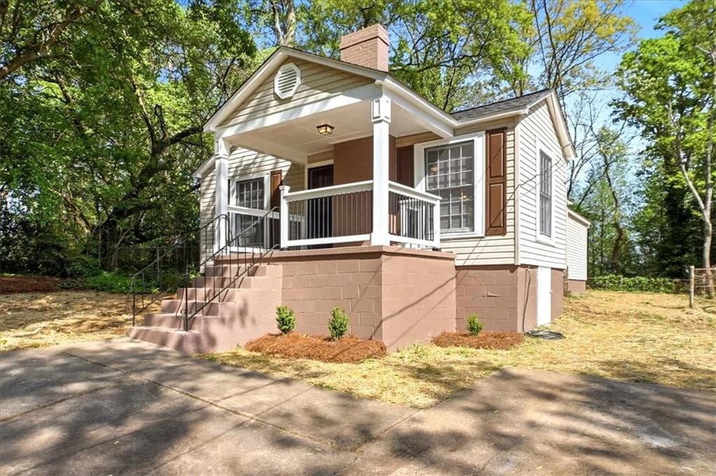 3 bedroom, 2 bathroom, 1,364 sq ft single family residence for sale at 751 Skyview Drive, Marietta, GA 30060 — photo 2