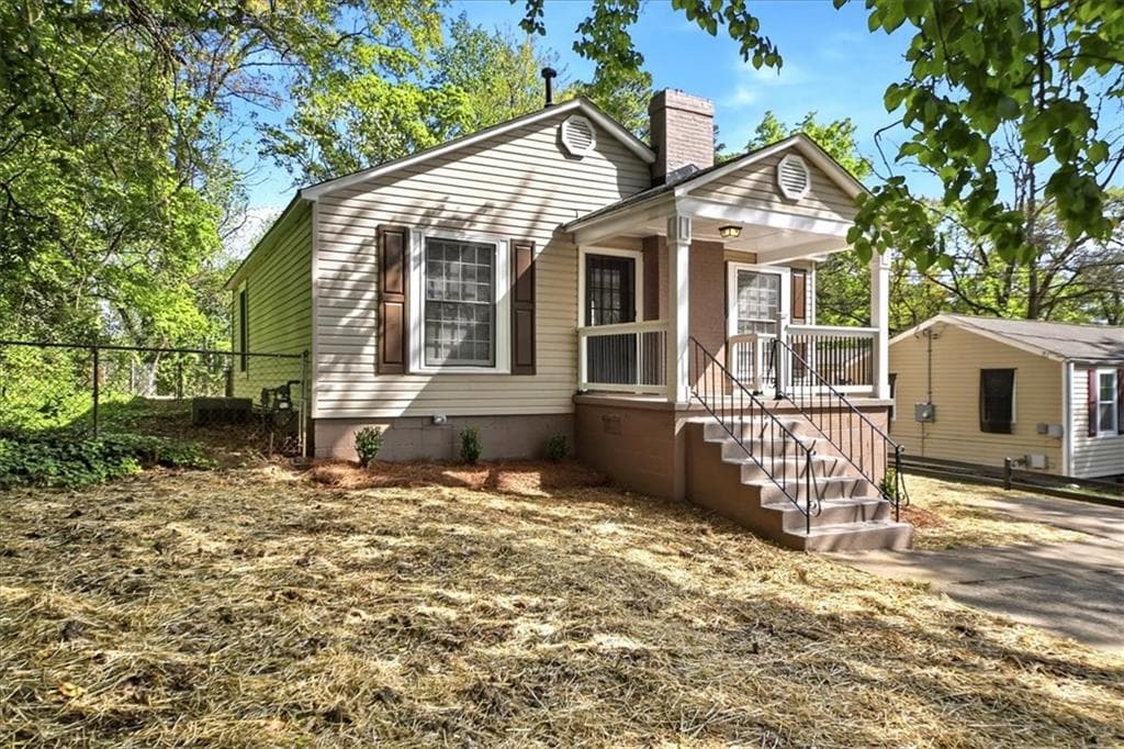 3 bedroom, 2 bathroom, 1,364 sq ft single family residence for sale at 751 Skyview Drive, Marietta, GA 30060 — photo 3