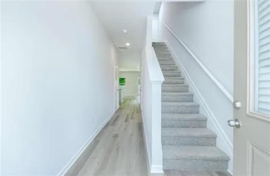 3 bedroom, 3 bathroom, 1,560 sq ft townhouse for sale at 141 Village Green Drive, Adairsville, GA 30103 — photo 2