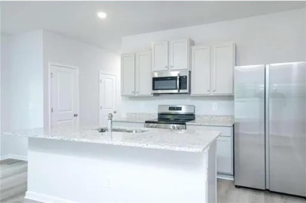 3 bedroom, 3 bathroom, 1,560 sq ft townhouse for sale at 141 Village Green Drive, Adairsville, GA 30103 — photo 4